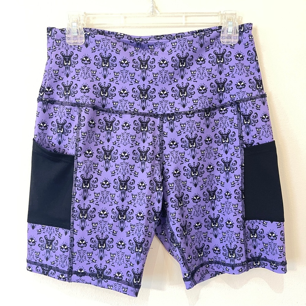 Disney Haunted Mansion wallpaperPatterned Women's Bike Shorts with Black Accents